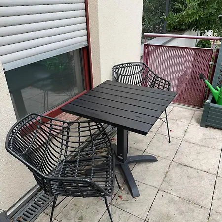 Apartment Fhv02 - 45qm 2 Raum 4 Personen Garten Und Terrasse Wc